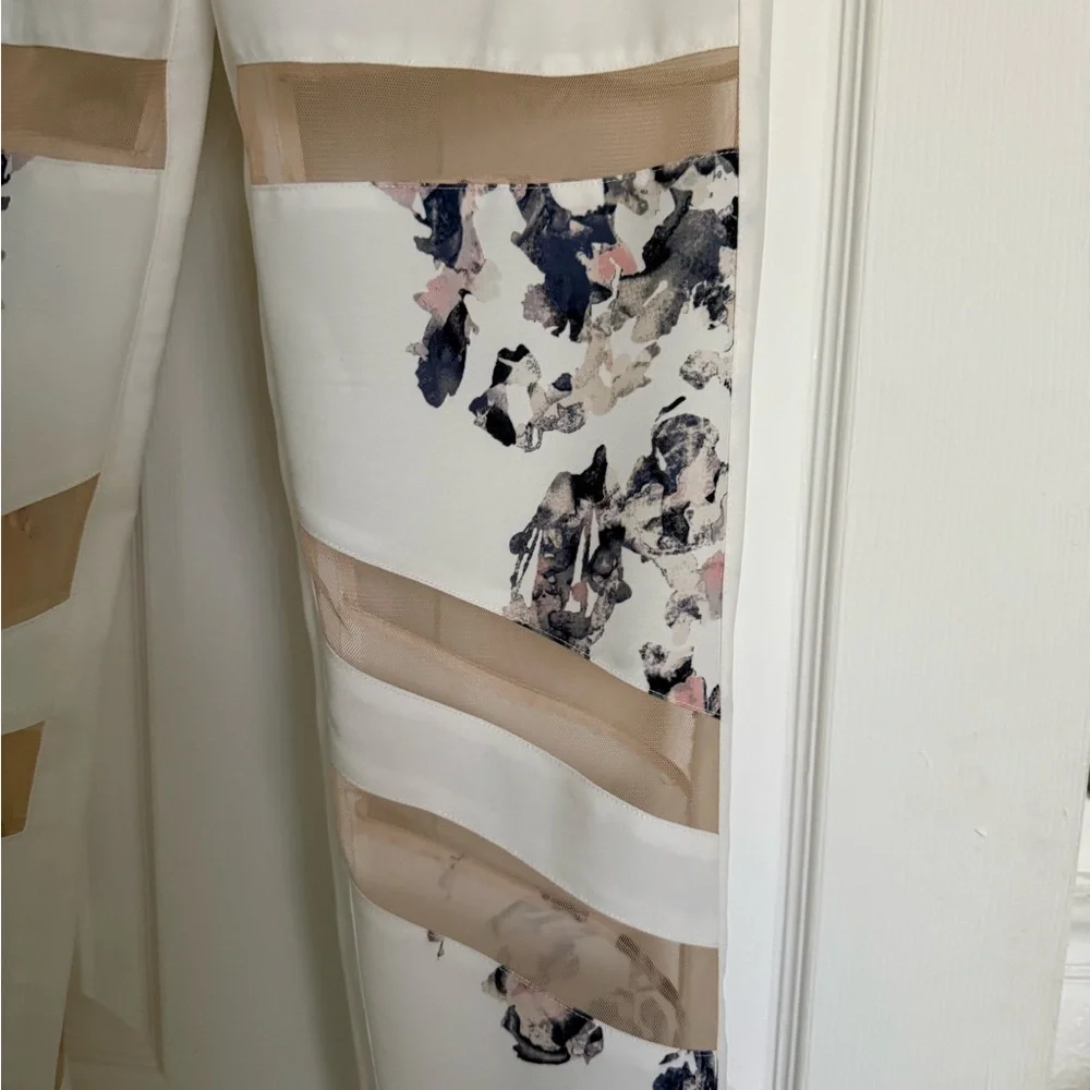 BCBGMAXAZRIA RUNWAY THE
GABRIEL PANTS
Size XXSmall - Picture 8 of 15